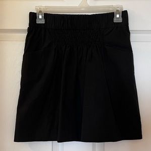 Banana Republic Black Skirt with gathered front pleats, Size 2 petite